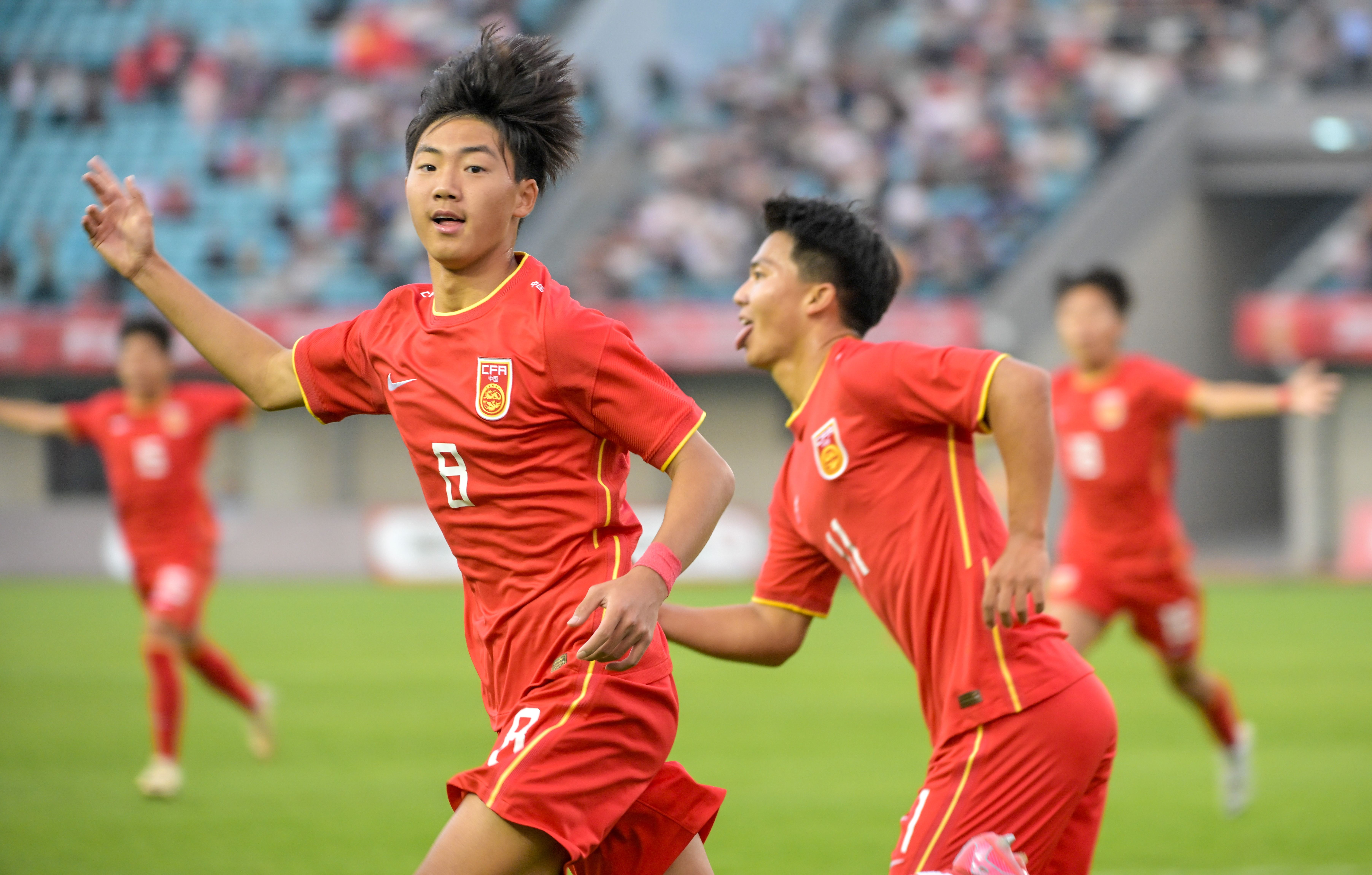 中国足球选手在国际赛事中斩获胜利的简单介绍 中国足球选手在国际赛事中斩获胜利的简单介绍