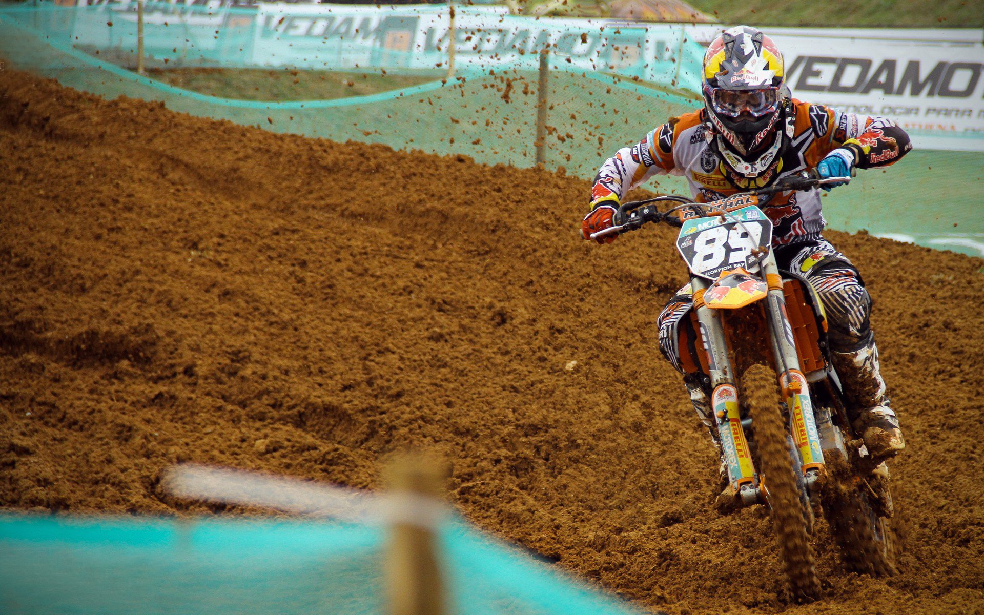 萨卡爆发，拜仁淘汰赛过关苏格兰，一场定义赛季的战役